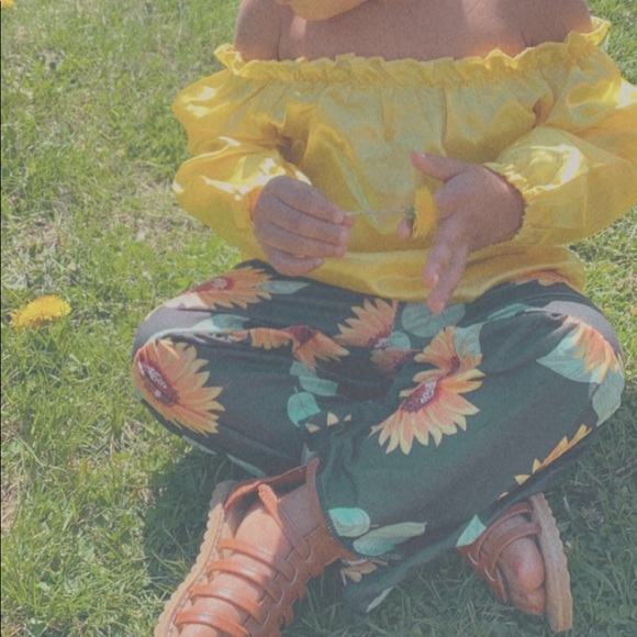 Sunflower pants set 🌻 - Picture 3 of 3